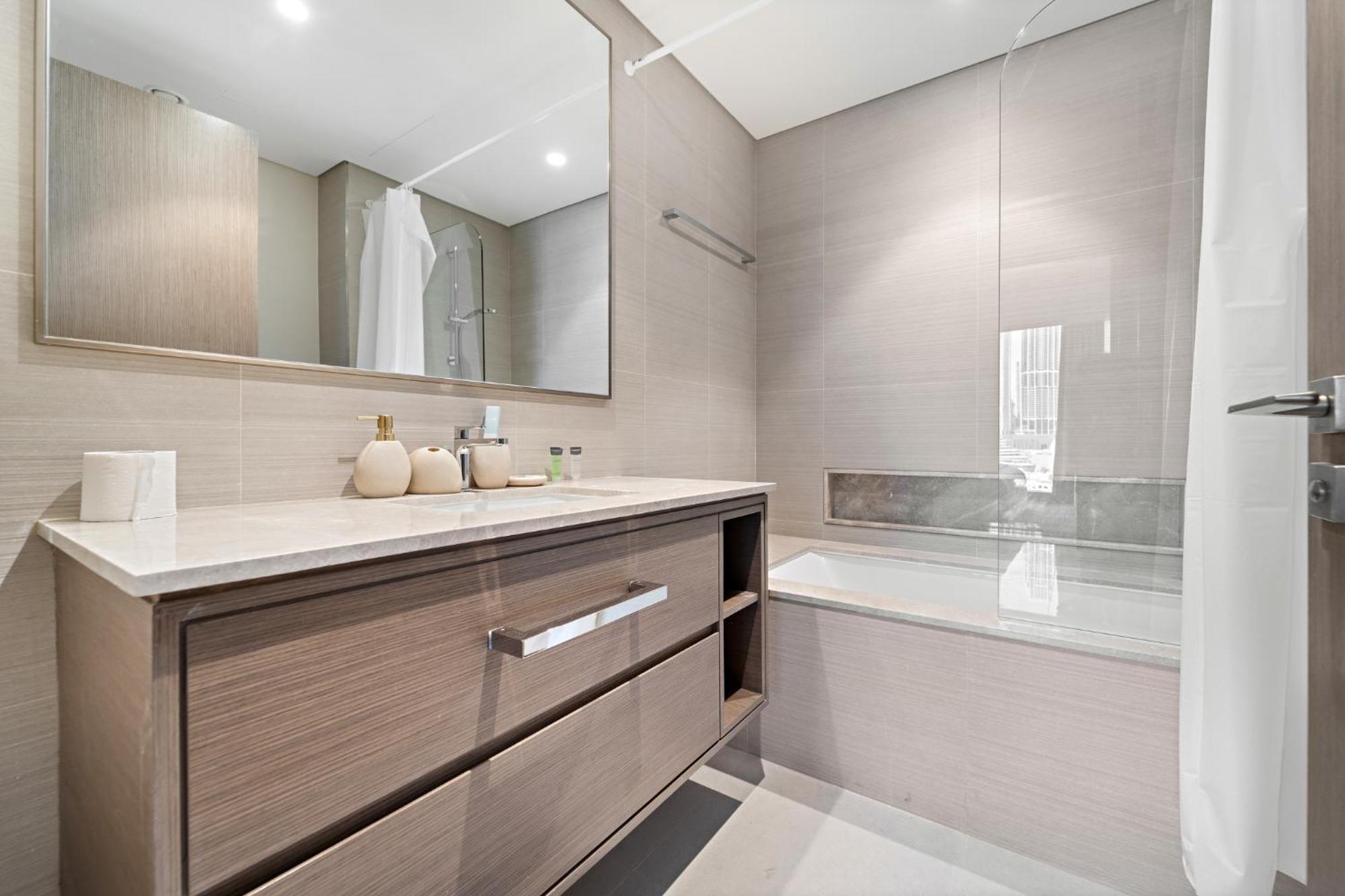 Luxurious 2br With Full Burj Khalifa And Fountain View Apartment Dubai